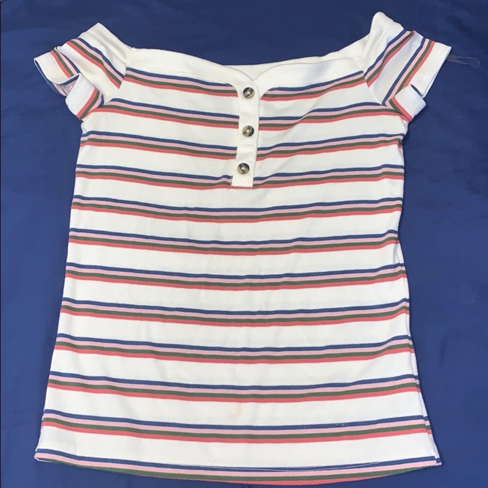 I am selling a off the shoulder shirt with buttons